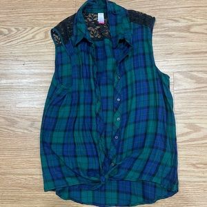 Plaid Sleeveless Button up